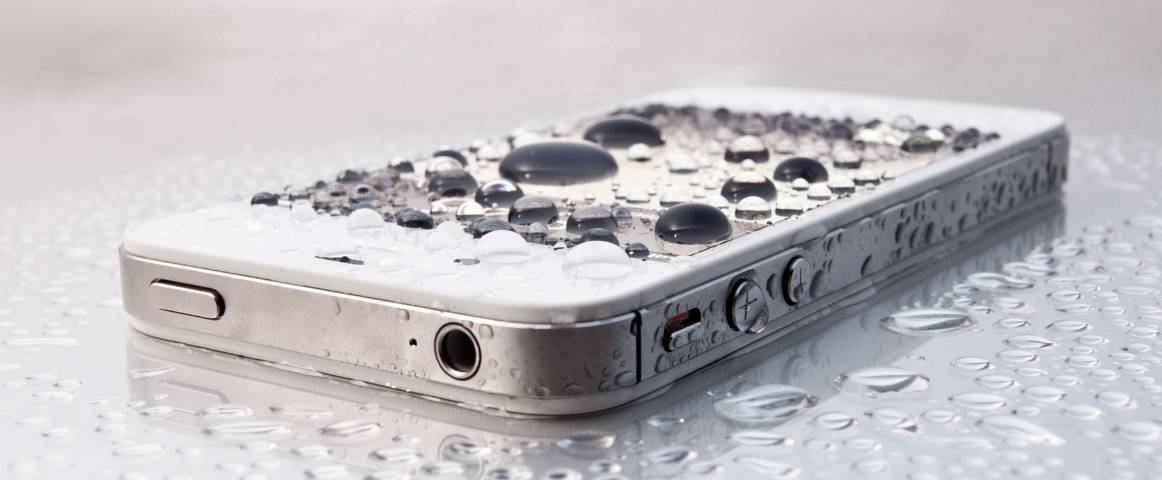 Experts explained how to dry a wet smartphone